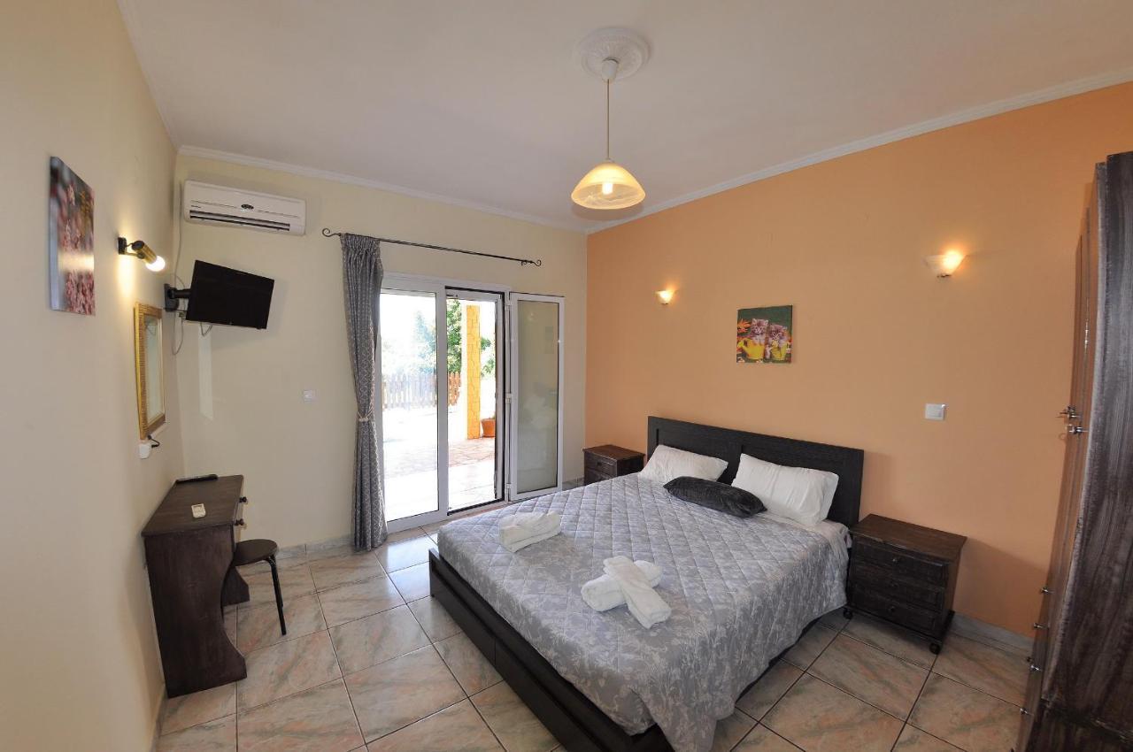 Maria Apartments - Roumanis Liapades Bagian luar foto